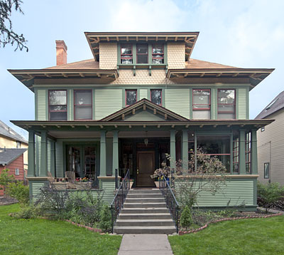 Download this American Foursquare House picture