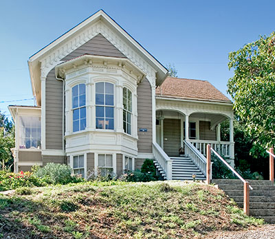 Baldwin Beach House in Ashland, Oregon