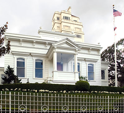 Leale House, San Francisco. Photograph copyright &copy; 2003 by Alvis E Hendley.
