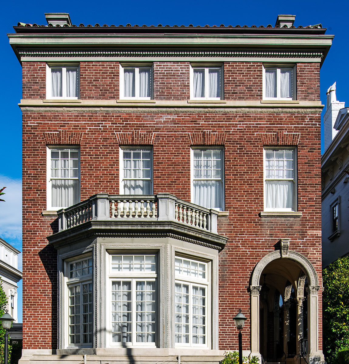 2430 Pacific Avenue in Pacific Heights was designed by Frederick H. Meyer and built in 1917.