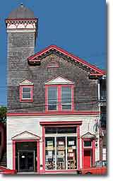 Engine 22 Fire House, San Francisco. Photograph copyright &copy; 2003 by Alvis E Hendley.
