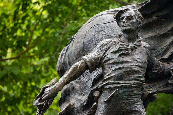 California Historical Landmark #7: Bear Flag Monument in Sonoma Plaza